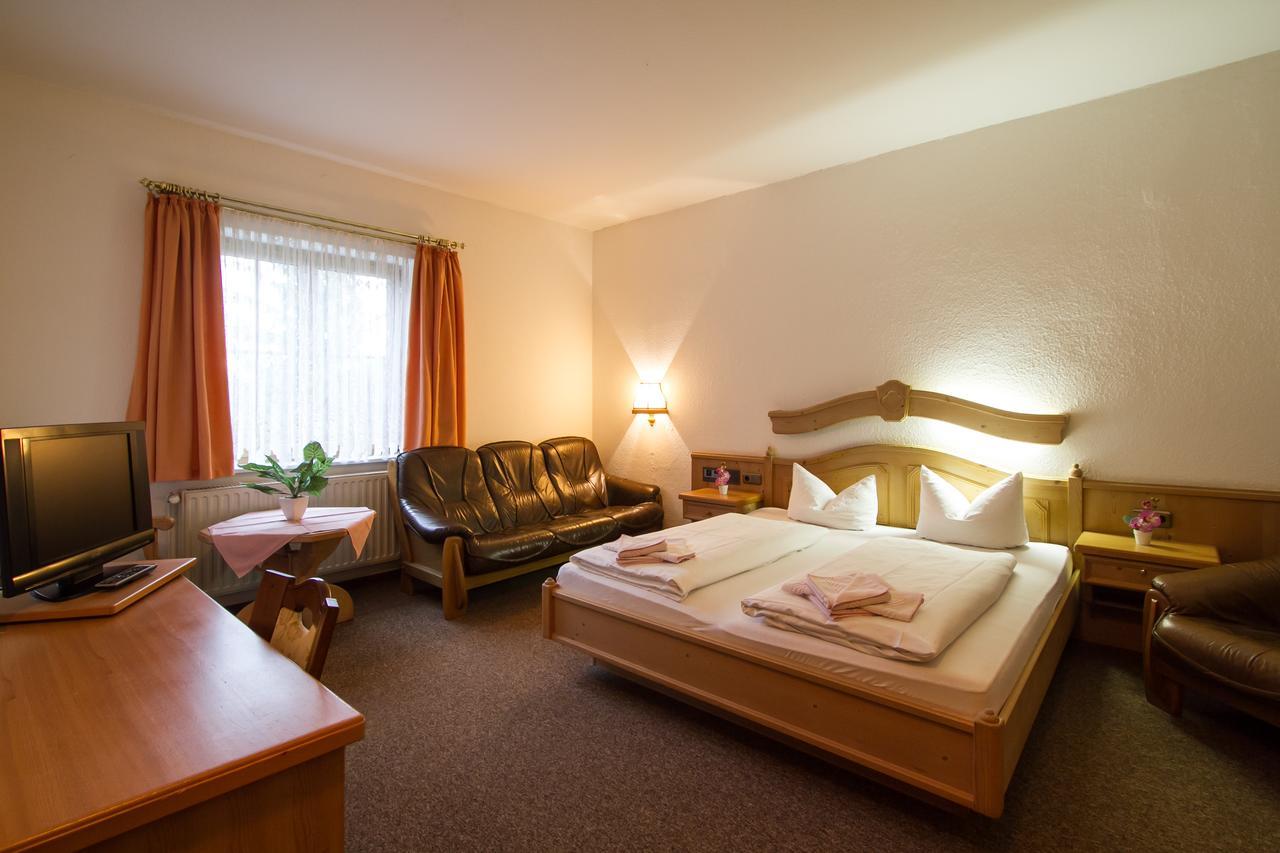Hotel Groebern Am See Grobern Exteriör bild